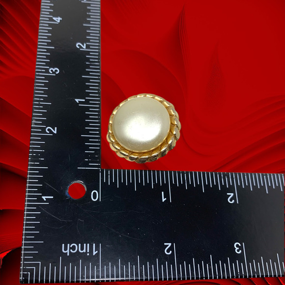 Vintage 1960's Faux Pearl Cabochon Button Earrings Clip On Runway Couture - Picture 3 of 4